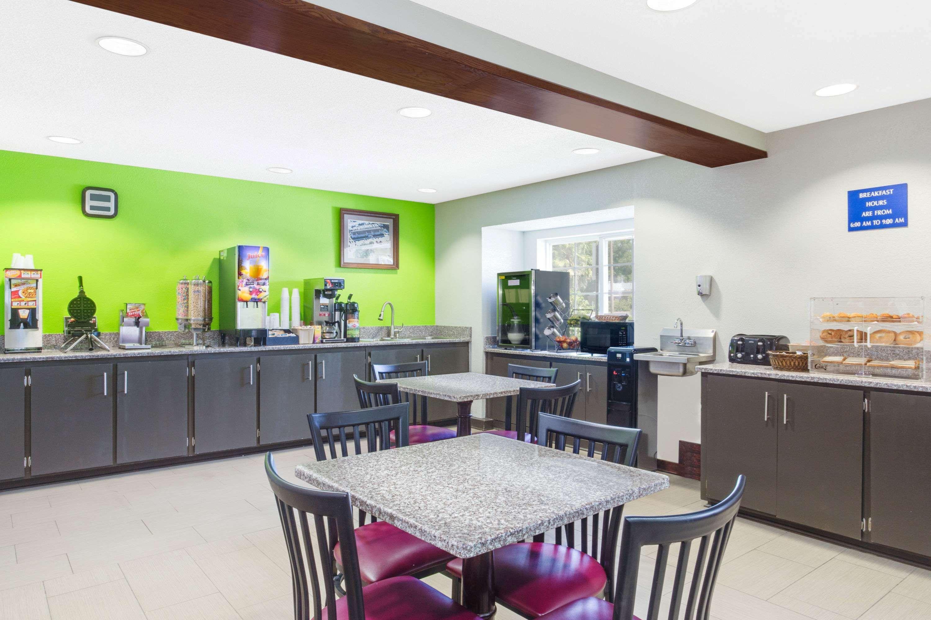Microtel Inn & Suites By Wyndham Savannah/Pooler Buitenkant foto
